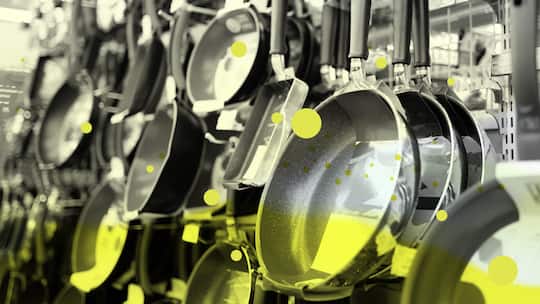 Illustrative Umsetzung zu PFAS-freie Deklaration in Bratpfannen.