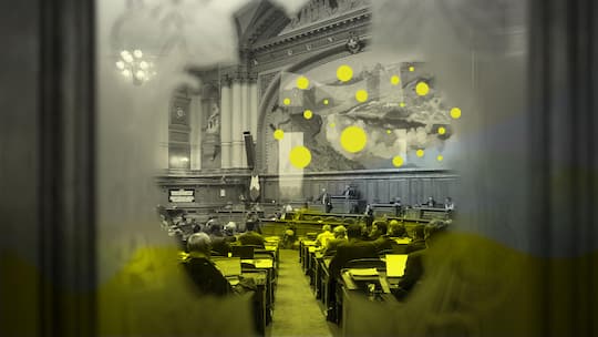 Bildmontage zum Thema PFAS, Umweltkommission des Nationalrats fordert ein Verbot und anstehendem, möglichen grösserem Fokus auf PFAS anlässlich Herbstsession 2025, erstellt am 20. August 2025, mit dem Keystone-Bild 629100670 : Parlamentarier debat…