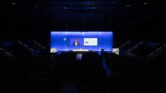 CEO of Novartis, Vas Narasimhan speaks during the general assembly of Swiss Pharma group Novartis, at the St. Jakobshalle in Basel, Switzerland, this Friday, March 7, 2025. (KEYSTONE/Urs Flueeler).
SCHWEIZ NOVARTIS GENERALVERSAMMLUNG