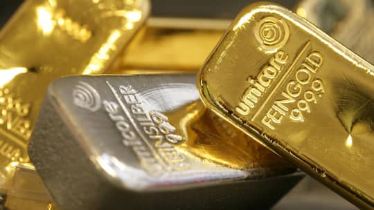 GERMANY - MAY 12: Umicore AG + Co,KG, 1000g fine gold and 1000g fine silver. (Photo by Ulrich Baumgarten via Getty Images)
