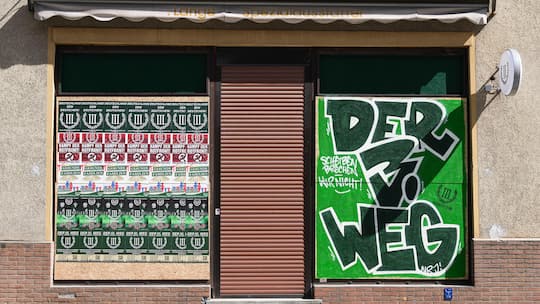 21.04.2026, Brandenburg, Wittstock/Dosse: B¸rgerb¸ro der rechtsextremistischen Partei Der Dritte Weg. Nach der Erˆffnung eines B¸rgerb¸ros der rechtsextremistischen Gruppierung Der Dritte Weg in Wittstock/Dosse rechnet das Innenministerium damit…