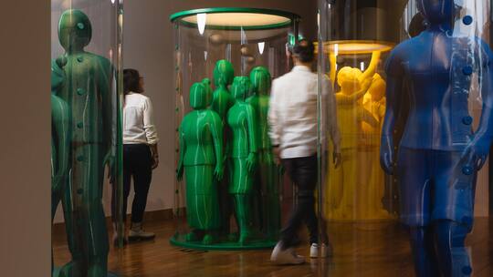 Massen – Foules – Crowds (12.12.25-19.7.26) eröffnet neue Perspektiven auf das Phänomen der Menschenmassen. Das Museum für Kommunikation bringt die Erfolgsausstellung aus Paris in die SchweizMassen – Foules – Crowds © Museum für Kommunik…