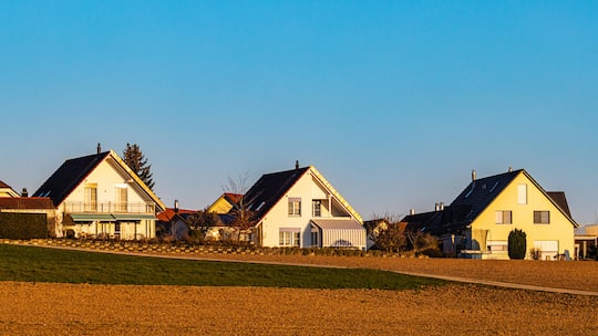 Einfamilienhäuser - Die Reform kommt, der Schuldzinsabzug geht. Für viele Hausbesitzer im Ruhestand wird die Rechnung unterm Strich teurer – und das Sparkonto nutzlos