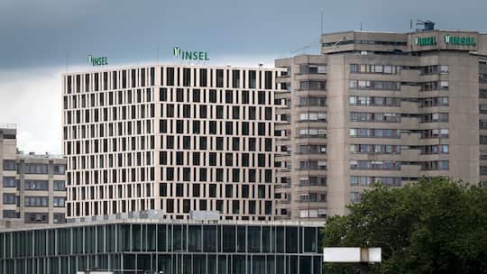 Sicht auf das Inselspital; Schwere Fehler am Inselspital Bern Schlaganfall-Patientin wartet seit 22 Jahren auf Genugtuung Ursula Lüthi ist halbseitig gelähmt. Das Inselspital wurde deswegen zweimal verurteilt – zögert die Sache aber weiter hinaus.