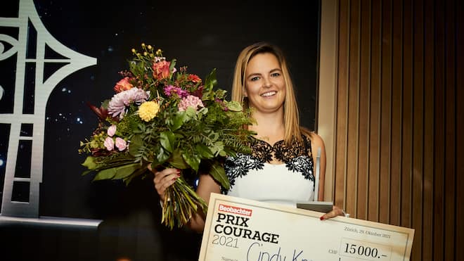 «Um kein Opfer mehr zu sein, musste ich laut werden» Cindy Kronenberg hat den Prix Courage 2021 erhalten.