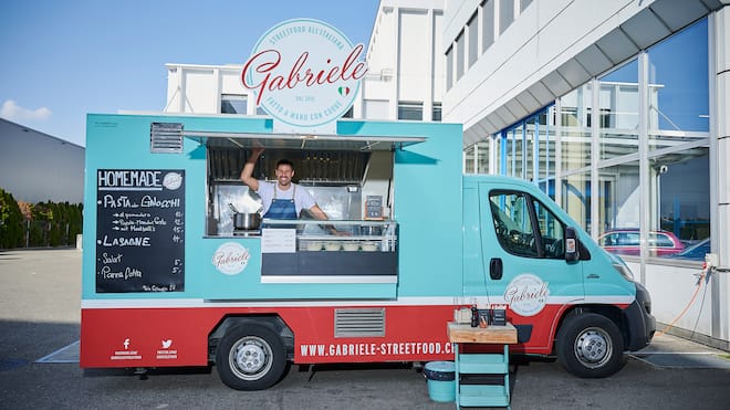So läuft der mobile Betrieb rund Gabriele Loielo in seinem Foodtruck.