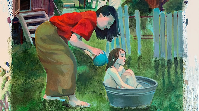 Viel Liebe, wenig Lohn Frau wäscht Kind in Wanne im Garten