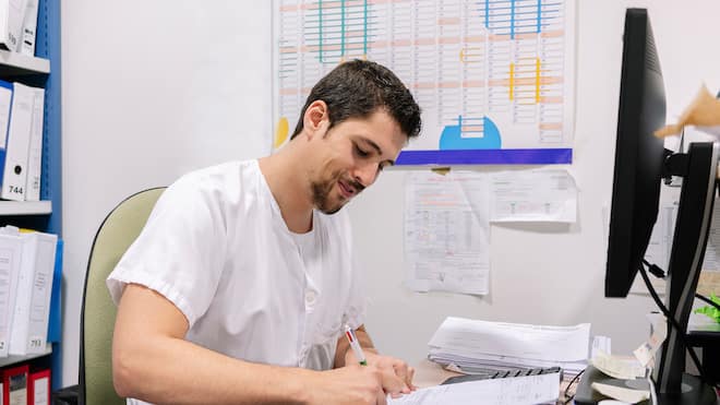 Welche Rechte haben Patienten? Photographs of the entire hospital pharmacy area within a hospital.