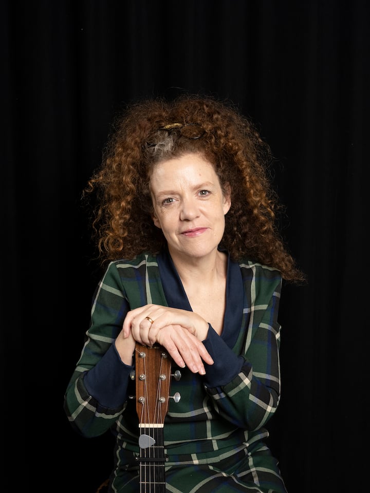 Augenzeugin Musikerin Shirley Grimes. Die Berner Sängerin Shirley Grimes hat das Projekt «Kultur am Bettrand» initiiert.