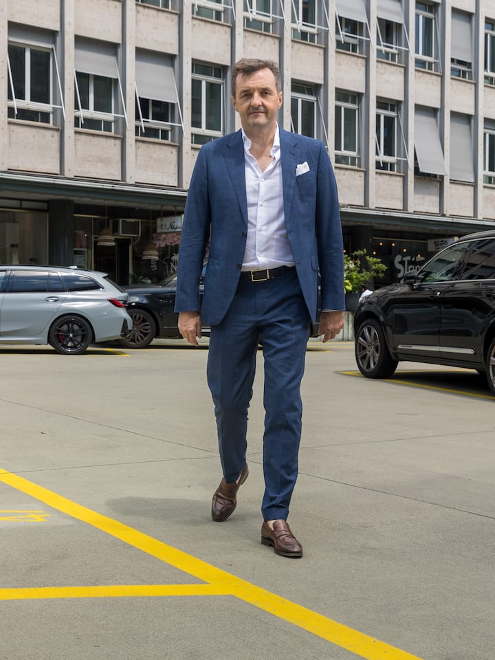 Der Zürcher Augenarzt Konrad Jost wehrt sich gegen eine fragwürdige Rechnung für eine «Leerfahrt».