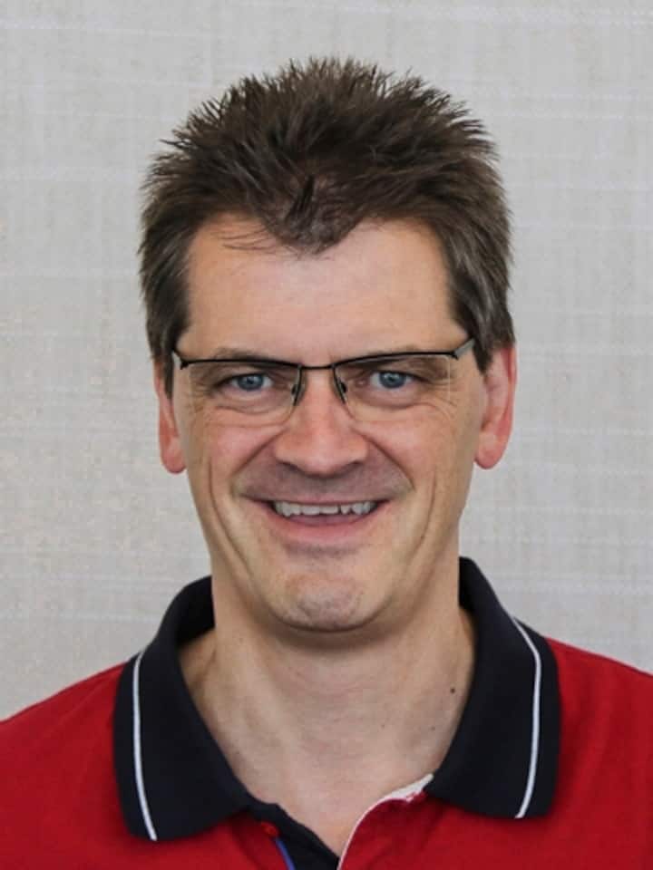 René Bucher ist gelernter Landwirt, Werbeberater und PR-Berater und seit 2009 Leiter Marketing/ Unternehmenskommunikation bei Swissgenetics.