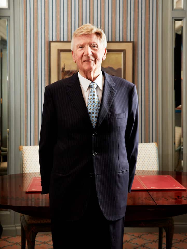 Robert K. Heuberger ist ein Schweizer Immobilienunternehmer, Mäzen und Autor unter dem Pseudonym Victor Vermont.