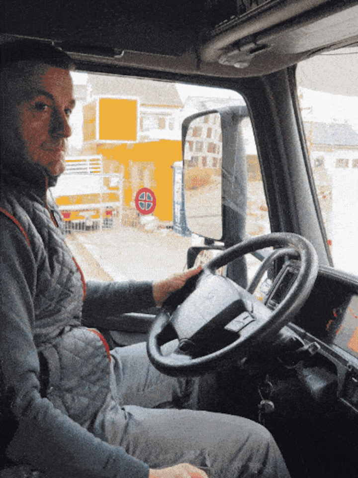 Die Fahrerkabine eines LKWs liegt auf zwei Metern Höhe.