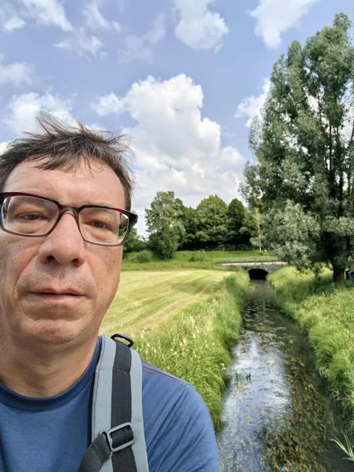 Autor Daniel Benz beim Wasserrohr bei Diepoldsau