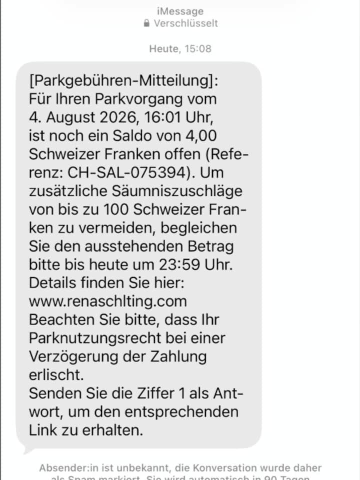 Betrüger verschicken diese gefälschte SMS, welche die Empfänger dazu auffordert, einen angeblich offenen Betrag eines Parkvorgang schnellstens zu begleichen