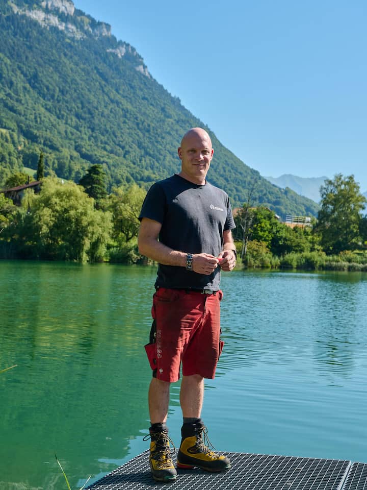 André Wyss für Beobachter Magazin, nominiert für Prix Courage 2026 André Wyss rettete zwei Touristen, die auf dem zu dünnen Eis des Burgseeli bei Interlaken eingebrochen waren..