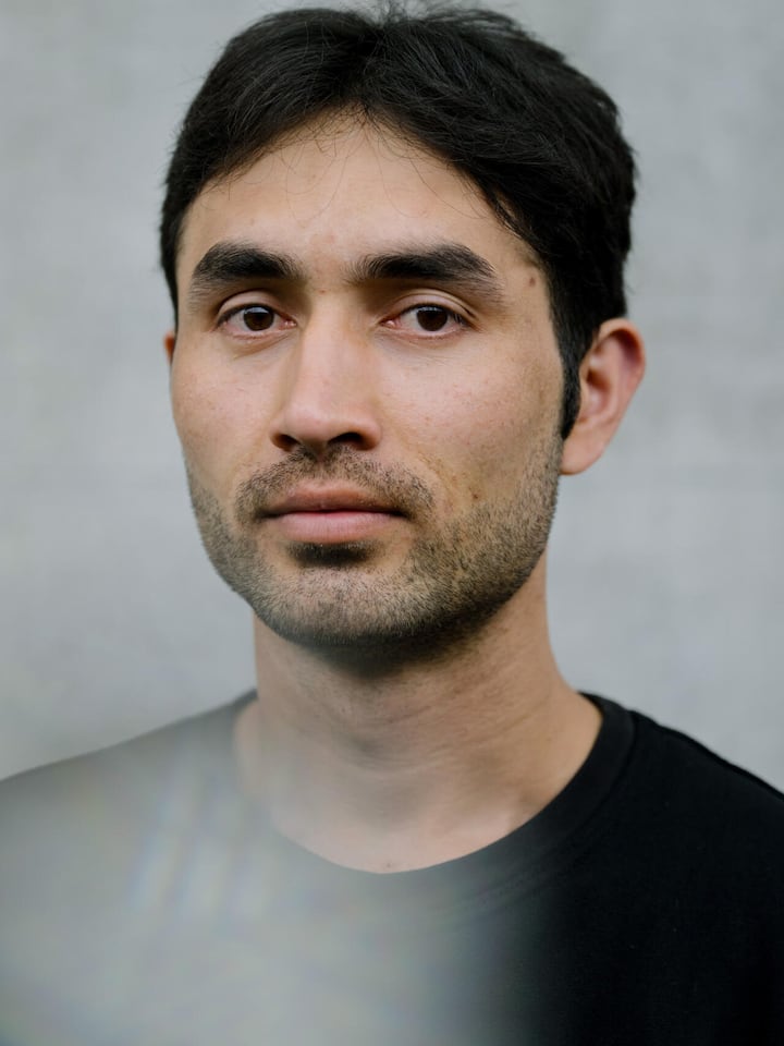 Winterthur 04.06.2025 Dem 27-jährigen Mohammad erhielt überraschend einen Brief vom SEM. Nun droht im die Ausschaffung.
Fotografiert am 4. Juni 2025 in Winterthur.
© Samuel Schalch