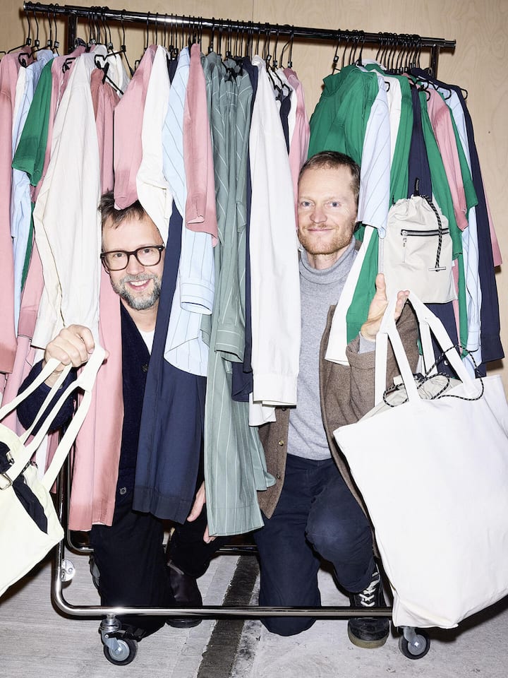 Oliver Balsiger, (l.), Textilunternehmer und Mitgründer von Lavie und Christian Kaegi(r.) ist Mitgründer von Qwstion, einer Marke, welche Alltagstaschen aus Pflanzenfasern, Bananatex, herstellt.