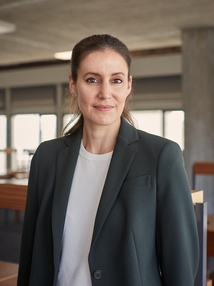 Portrait von Prof. Dr. Nora Marwalder, Professorin für Strafrecht, Strafprozessrecht und Kriminologie unter besonderer Berücksichtigung des Wirtschaftsstrafrechts, Universität St.Gallen. Dem Beobachter zur redaktionellen Nutzung am 26.08.2025 zur …