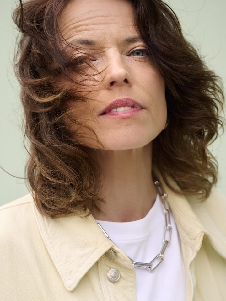 Portrait von Mona Vetsch, fotografiert am Montag, 8. Juni in der Stadt Zuerich von Mirjam Kluka für den Beobachter. Monika Mona Vetsch ist eine bekannte Schweizer Moderatorin und Reporterin.