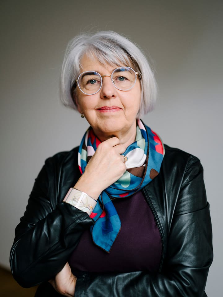 «Natürlich denken alle zuerst  an sich selbst» Bundesrätin Elisabeth Baume-Schneider: Elisabeth Baume-Schneider zu Gesundheitskosten «Natürlich denken alle zuerst an sich selbst» Gesundheitsministerin Elisabeth Baume-Schneider spricht mit dem Beobachter über steigende Prämien, hohe Einkommen – und über Wege, die Kosten in den Griff zu bekommen.