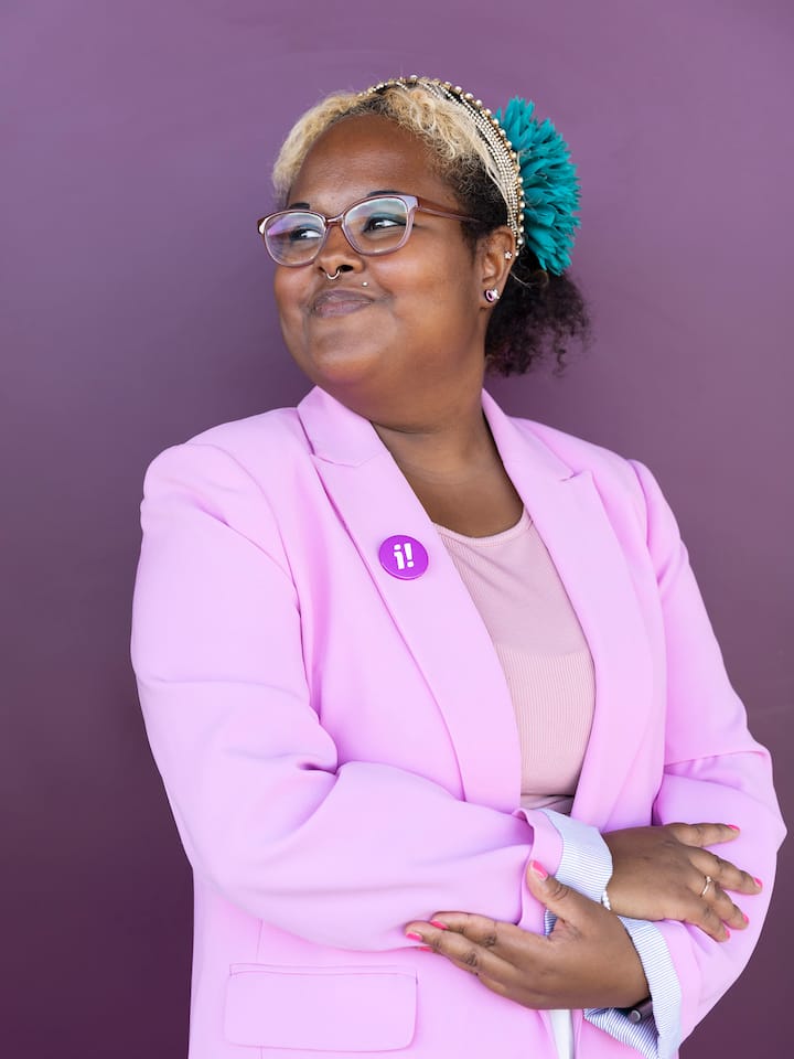 «Jetzt bin ich meine  eigene Chefin» Suad Dahir lächelt verschmitzt – Dunkle Haut und psychisch behindert: Suad Dahir, 31, wird mehrfach benachteiligt. Doch kleinkriegen lässt sie sich nicht – im Gegenteil: Am 5. September hält sie eine Rede