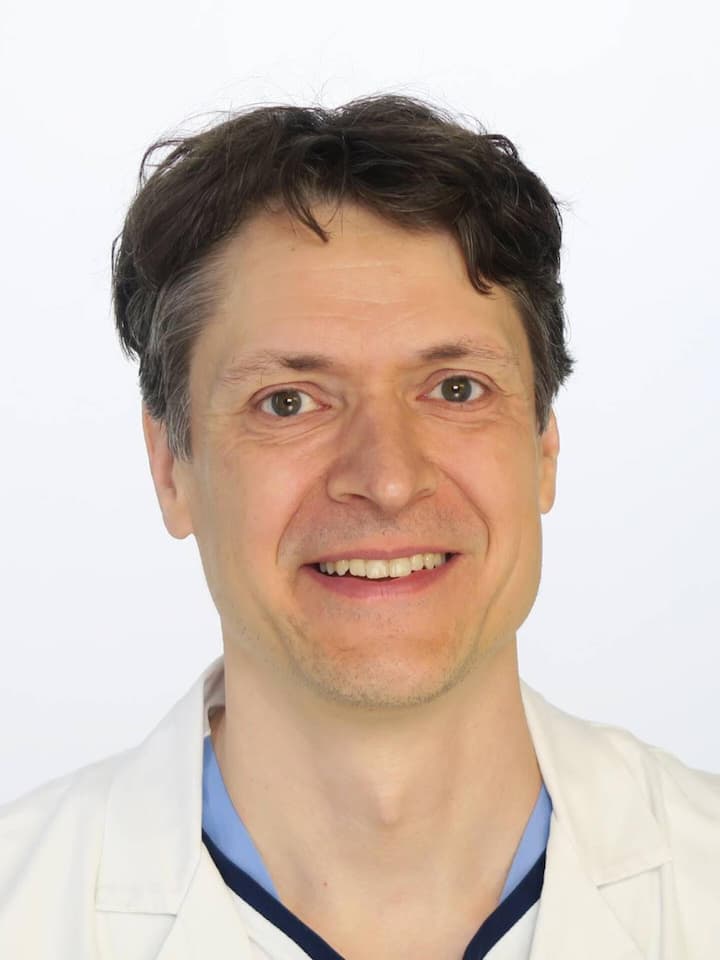 Dr. med. Daniel Steinemann,Stv. Chefarzt Viszeralchirurgie am Claraspital und Leiter Beckenbodenzentrum bei Clarunis – Universitäres Bauchzentrum Basel, FMH Chirurgie, speziell Viszeralchirurgie / EBSQ Koloproktologie©ZVG