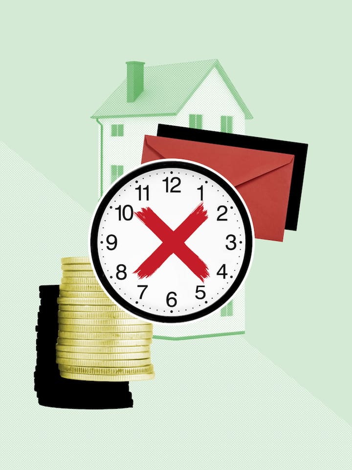 Eine Uhr, die mit einem roten X markiert ist steht auf einem Stapel mit Münzen und vor einem Mietshaus mit einem roten Brief - Wer die Mietzahlung verpasst, riskiert die Kündigung der Wohnung. Was dann folgt, erklärt der Beobachter
