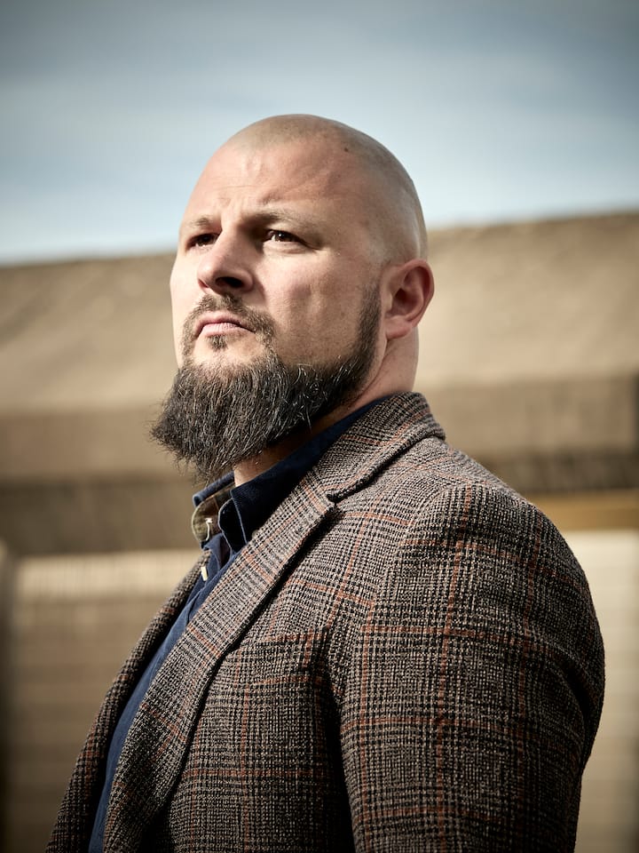 Zeno D'Aulerio ist Berufschullehrer und Co-Regionalleiter BiSt Ostschweiz. Er unterrichtet in der JVA Pöschwies Allgemeinbildung.