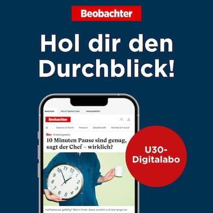 Blick auf einen Handybildschirm, der eine Website des Beobachters zeigt – Mit dem U30-Abo des Beobachters hast du ein ganzes Jahr Zugriff auf alle Online-Inhalte und bist bestens vorbereitet für das nächste «Blick Live Quiz» und weitere Fragen, die dir das Leben stellt – und mit der Beobachter-App hast du die Antworten immer griffbereit!