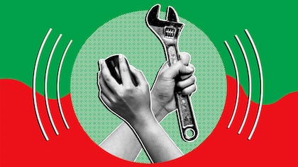 Zwei Hände halten eine Computermaus und ein Werkzeug vor einem rot-grünen Hintergrund. Der Beobachter beantwortet für Ratsuchende Fragen zum Arbeitsrecht. Buchen Sie jetzt einen Beratungstermin