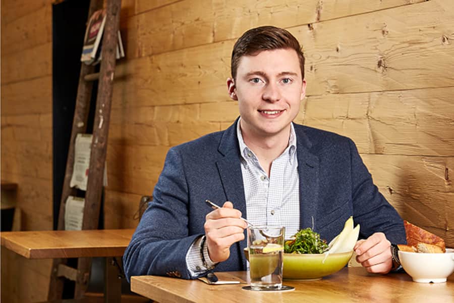 Alex Schenk leidet an einer Erdnuss-Allergie.