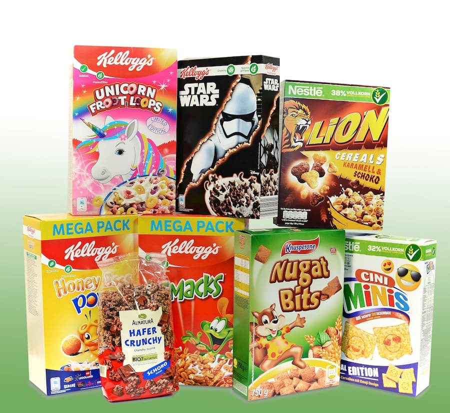 Verschiedene Packungen Müesli, wie man sie in Schweizer Läden findet.