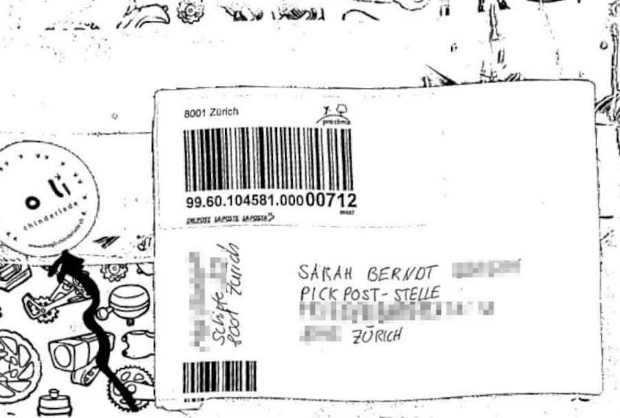 Foto Adresse auf Paket