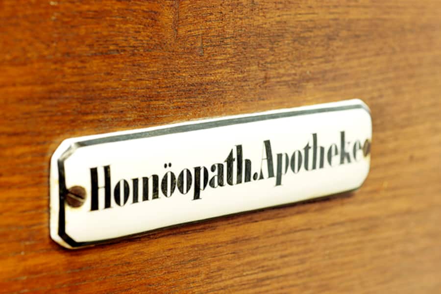 Was gehört in die homöopathische Hausapotheke?
