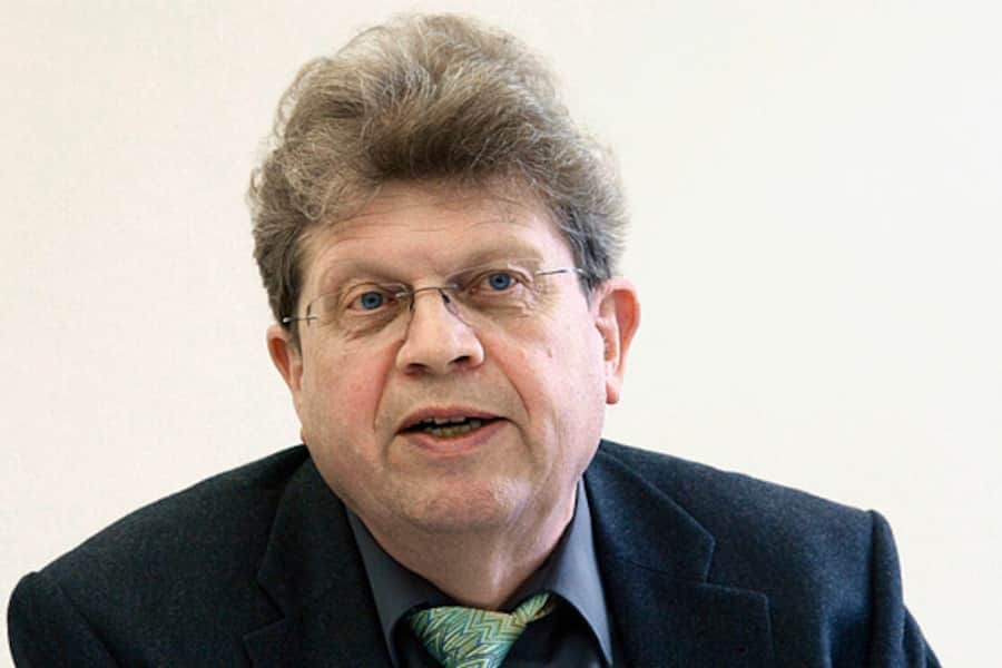 Prof. Dr. Andreas Radbruch Wissenschaftlicher Direktor Deutsches Rheuma-Forschungszentrum Berlin (DRFZ) Prof Dr Andreas Radbruch Scientific Director German Rheumatism Research Centre Berlin