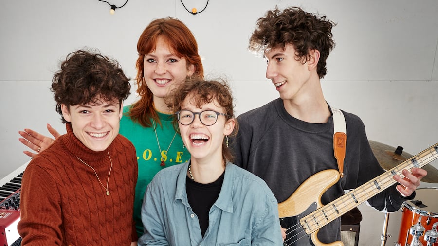 Paula Scharrer (vorne), 18, Maturandin, mit ihrer Band Fräulein Luise