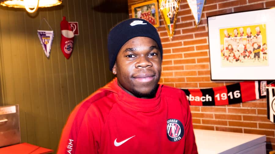 Gloria Antonio, posiert fuer ein Portrait im Klubhaus des SV Seebach beim Sportplatz Buchwiesen in Seebach, in Zuerich, am Donnerstag, 22. August 2022. (Foto: Dominic Steinmann)