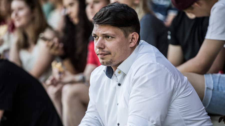 «Ich mache das gerne. Auch für die Jungen.» – Präsident Franco Gulli in seinem Stadion.