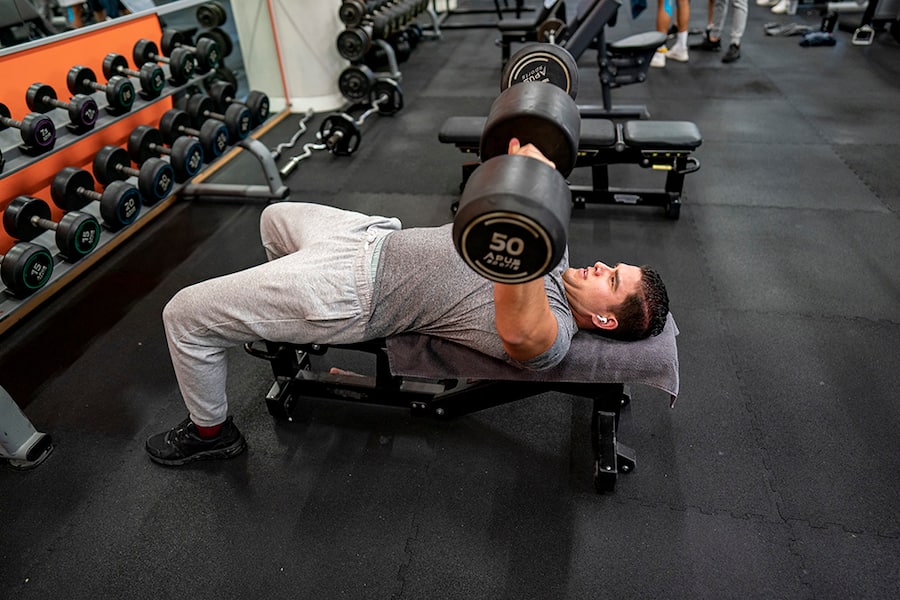 Müller beim Gewichtheben