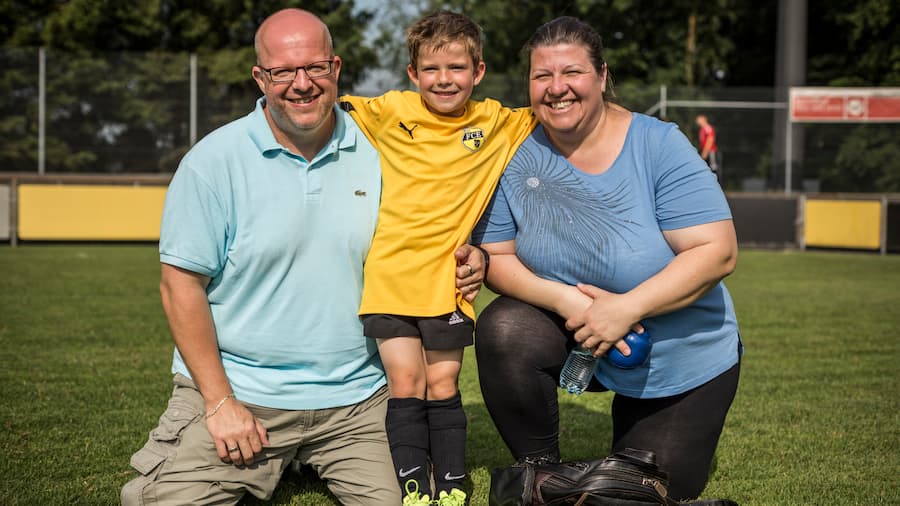 EMMENBRUECKE, 14.06.2017 - Der kleine Jonas zusammen mit seinen Eltern Luisa und Martin Rapedius.PHOTO BY PASCAL MORA