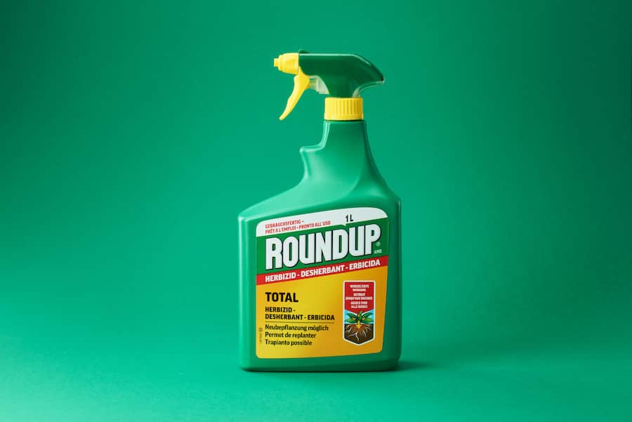 Der Unkrautvertilger Roundup mit dem möglicherweise krebserregenden Wirkstoff Glyphosat