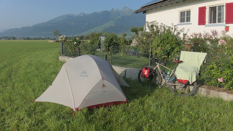 Yogamatte statt Matratze: Während seiner Tour übernachtete Joel von Rotz in einem Zelt.
