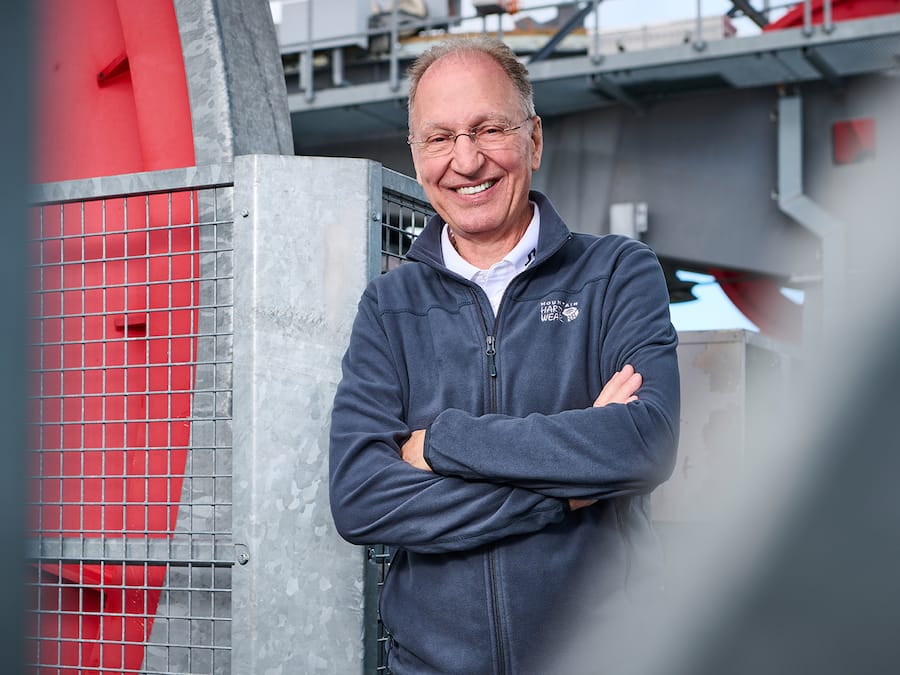 Erleichtert über seinen Freispruch: Lorenzo Schmid, seit 1992 VR-Präsident der Arosa Bergbahnen AG; Wert bis zu 550 Franken Kein Gratis-Skiabo mehr für Politiker, aber… Jahrzehntelang verschenkten die Arosa Bergbahnen Gratis-Skiabos an Politiker. Ein Gericht spricht nun die Verantwortlichen frei – das stösst auf Kritik.