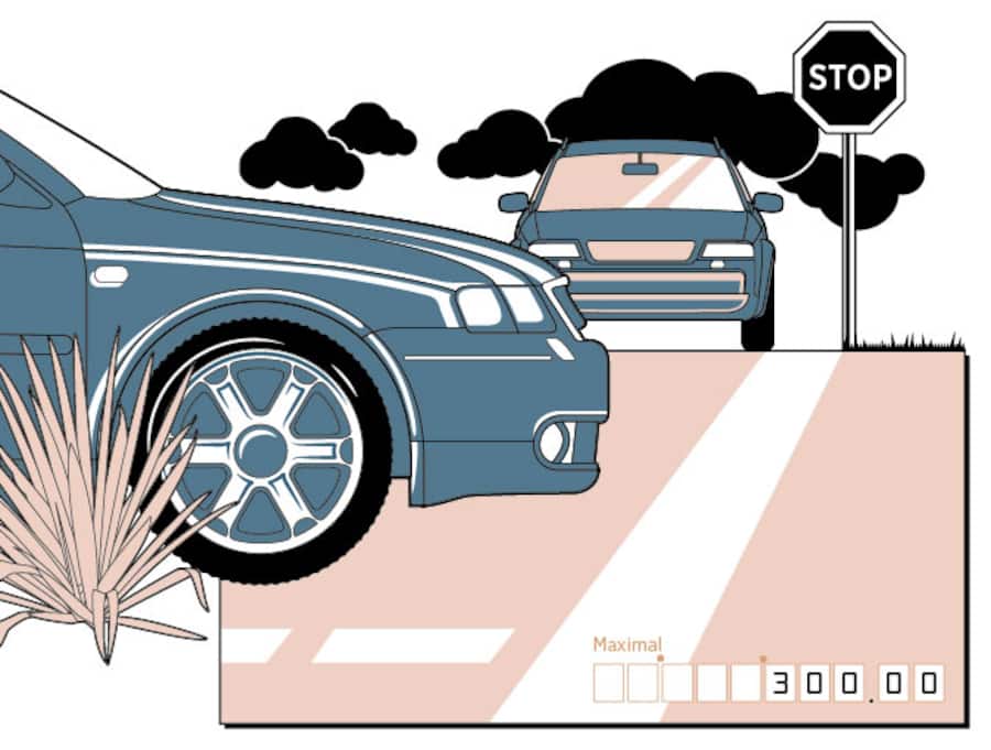 Auto missachtet eine Stopptafel