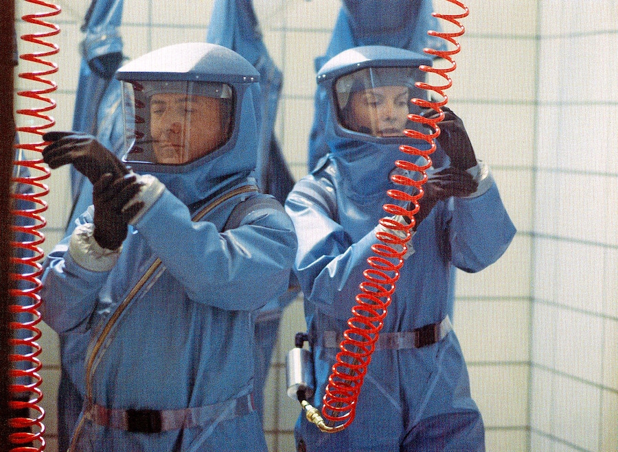 Bildausschnitt aus dem Film «Outbreak» (1995) mit Dustin Hoffman