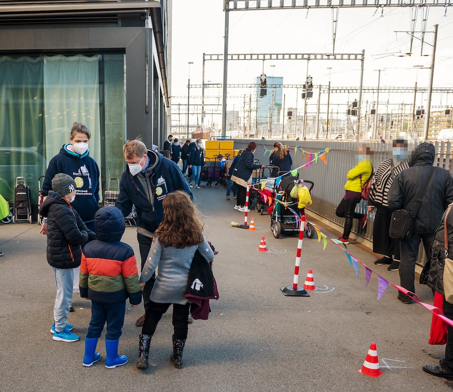 Zeit für die Kleinen: Schwester Ariane und Karl Wolf, Co-Gründer von Incontro