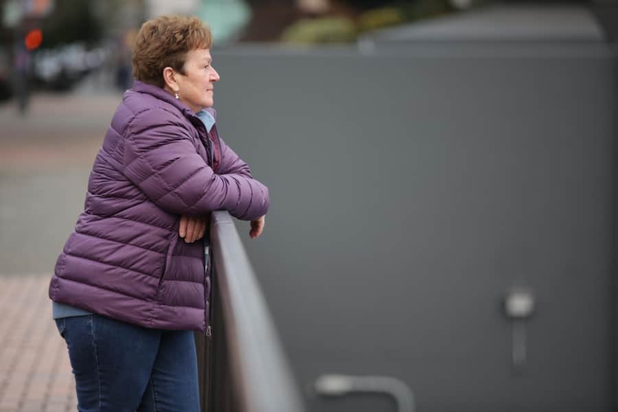 Portrait von Christiane Weideli, als Daniela Docekal am 3. Februar 1961 in der Frauenklinik Zürich geboren. Fotografiert von Leslie Knott für den Beobachter zum Thema Zwangsadoptionen.