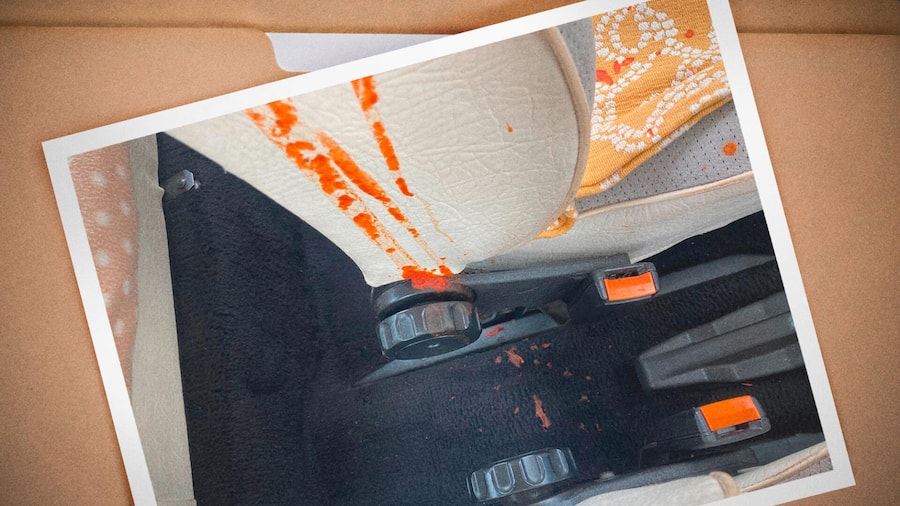 Auto Vandalismus Cabrio - Das Verdeck wurde aufgeschnitten und Sauce ins Innere gespritzt. Bilder: Privat, Freepik - Montage: Beobachter
Thema: Vandalismus-Welle in Wohnquartier: Hilft die private Überwachungskamera als letztes Mittel?